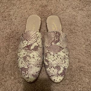 Like New Seychelles Slides